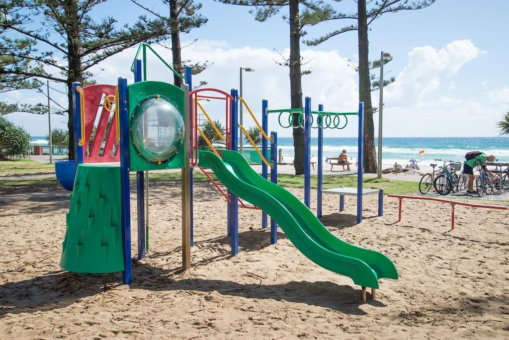 Wyuna Beachfront Holiday Apartments Голд-Кост Екстер'єр фото